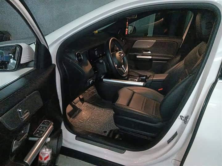 Фото 14 - Mercedes-Benz GLA-Class