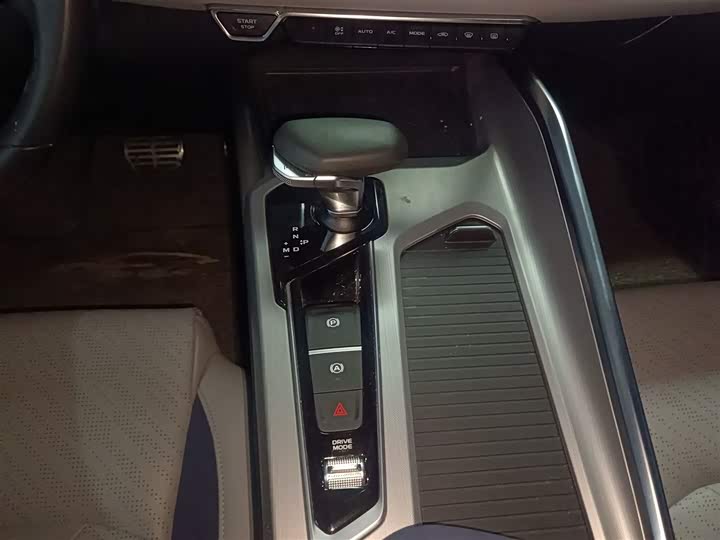 Фото 14 - Geely Preface