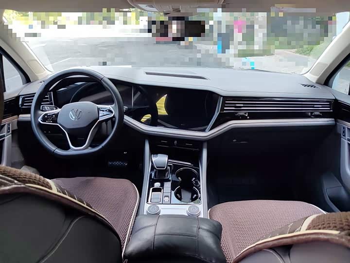 Фото 13 - Volkswagen Touareg