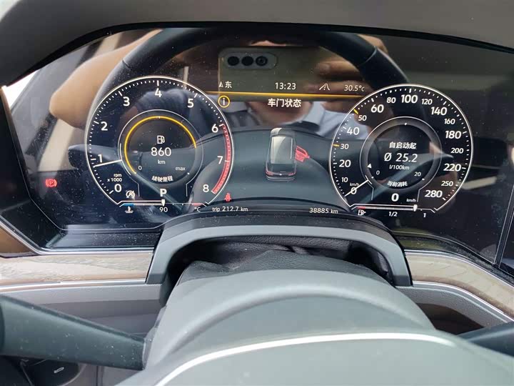 Фото 4 - Volkswagen Touareg