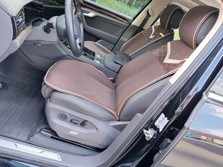 Фото 8 - Volkswagen Touareg