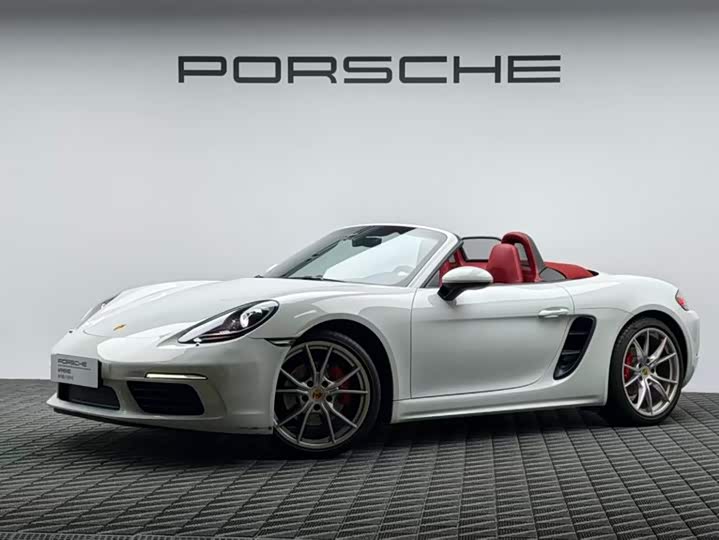 Фото 1 - Porsche 718