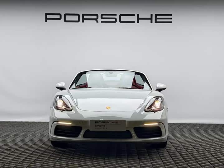 Фото 2 - Porsche 718