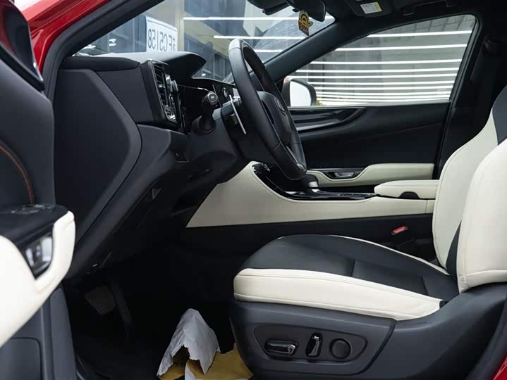 Фото 15 - Lexus NX