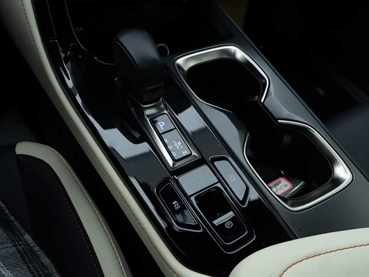 Фото 24 - Lexus NX