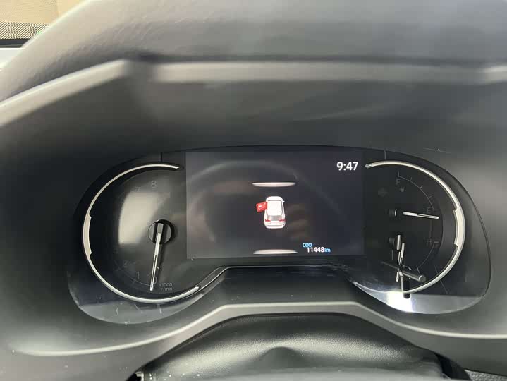 Фото 12 - Toyota RAV4