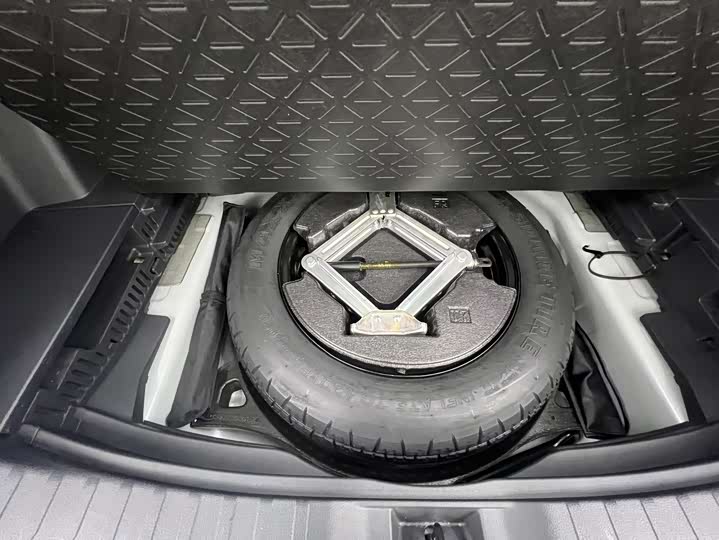 Фото 20 - Toyota RAV4