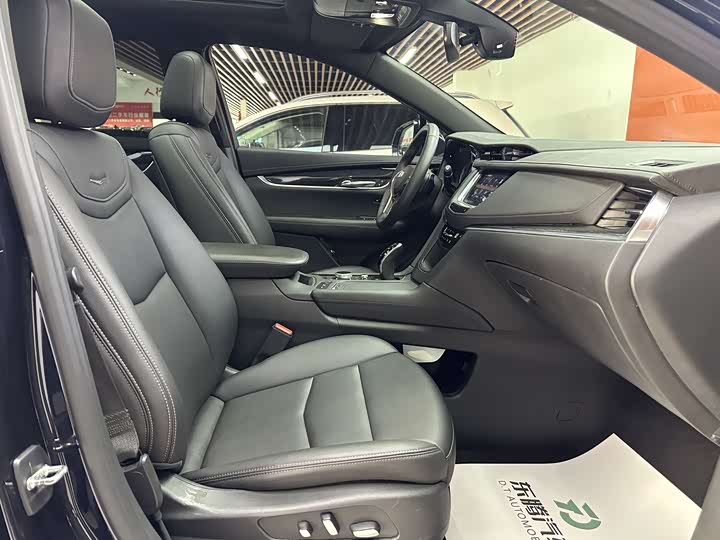 Фото 17 - Cadillac XT5