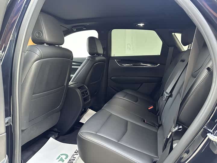 Фото 19 - Cadillac XT5