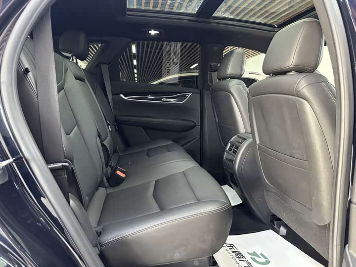 Фото 20 - Cadillac XT5
