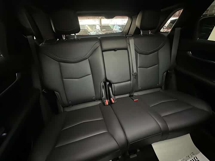 Фото 21 - Cadillac XT5