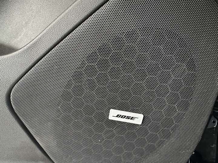 Фото 22 - Cadillac XT5