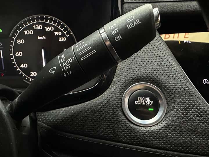 Фото 28 - Cadillac XT5