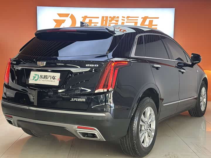 Фото 6 - Cadillac XT5