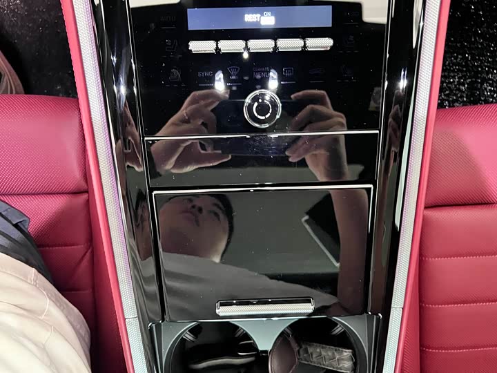 Фото 14 - Porsche Panamera