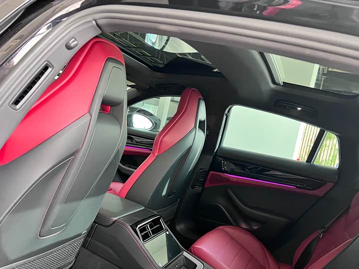 Фото 18 - Porsche Panamera