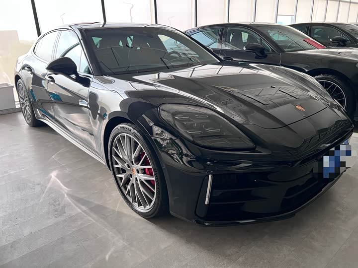 Фото 3 - Porsche Panamera