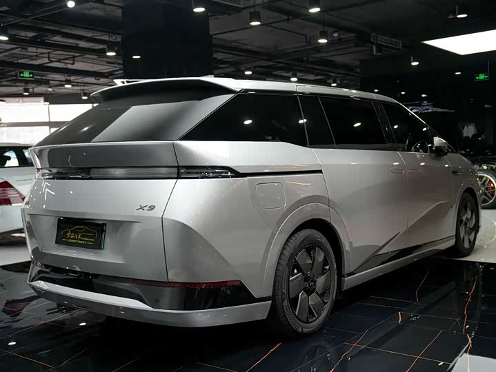 Фото 18 - XPeng X9