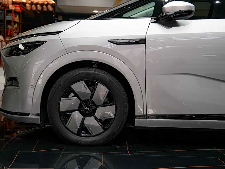 Фото 3 - XPeng X9