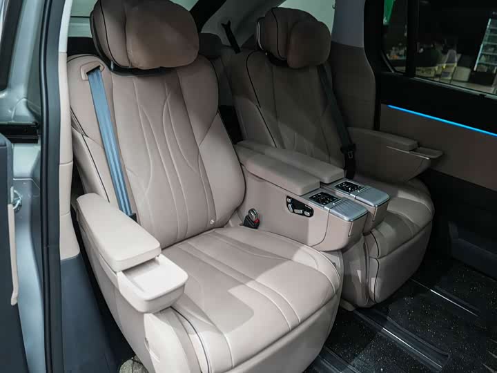 Фото 8 - XPeng X9