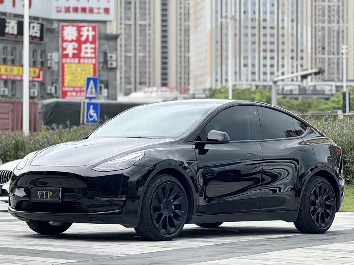 Фото 1 - Tesla Model Y