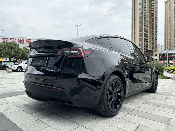 Фото 11 - Tesla Model Y