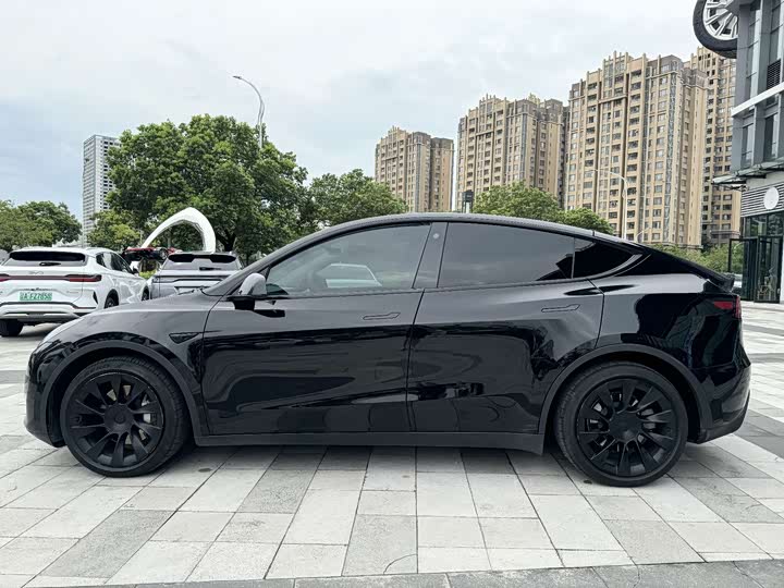 Фото 12 - Tesla Model Y