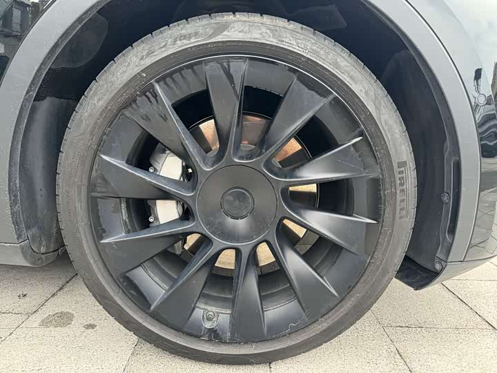 Фото 13 - Tesla Model Y