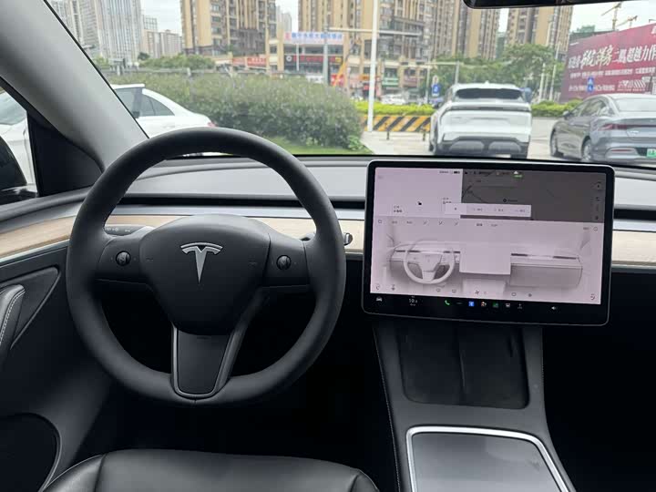 Фото 15 - Tesla Model Y