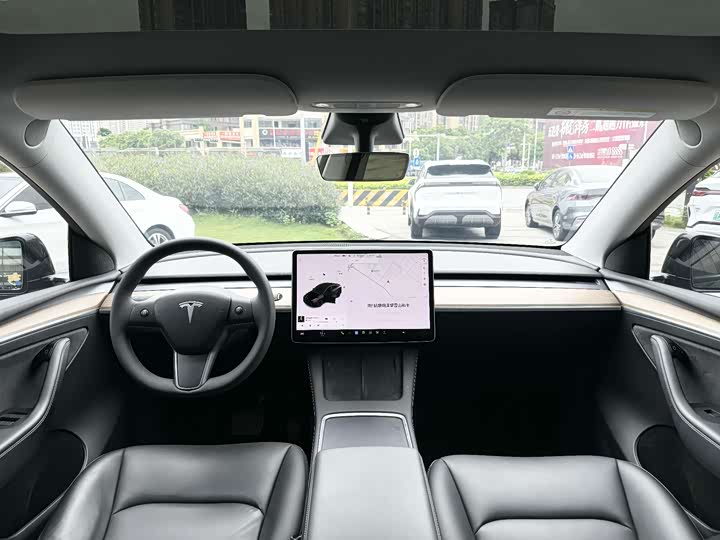 Фото 9 - Tesla Model Y