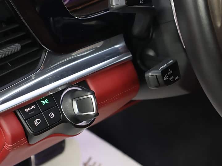 Фото 25 - Porsche Panamera