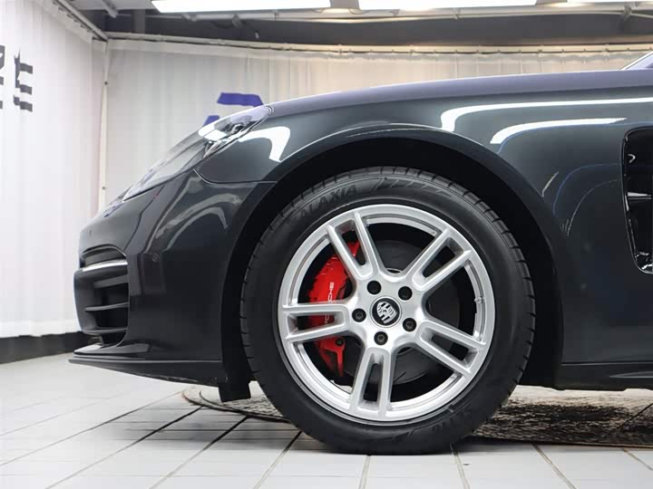 Фото 29 - Porsche Panamera