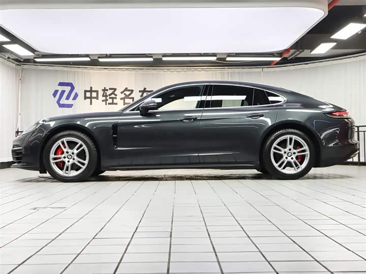 Фото 3 - Porsche Panamera