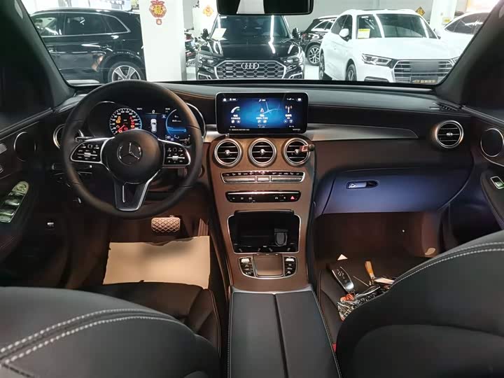 Фото 10 - Mercedes-Benz GLC-Class