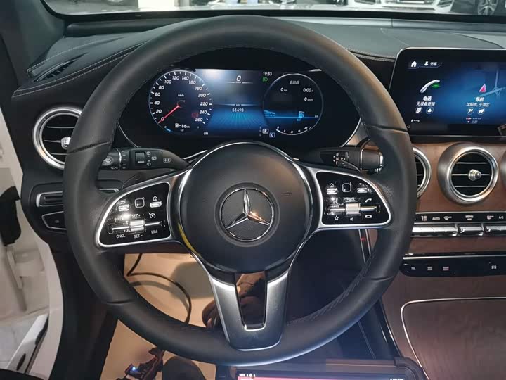 Фото 11 - Mercedes-Benz GLC-Class