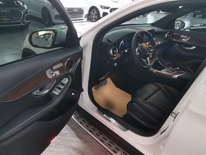 Фото 16 - Mercedes-Benz GLC-Class