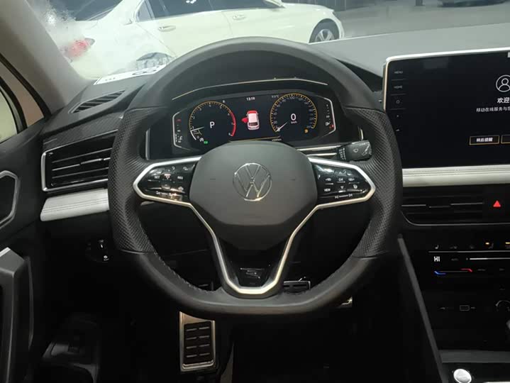 Фото 15 - Volkswagen Tiguan L Pro