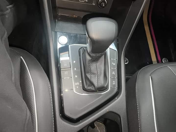 Фото 16 - Volkswagen Tiguan L Pro