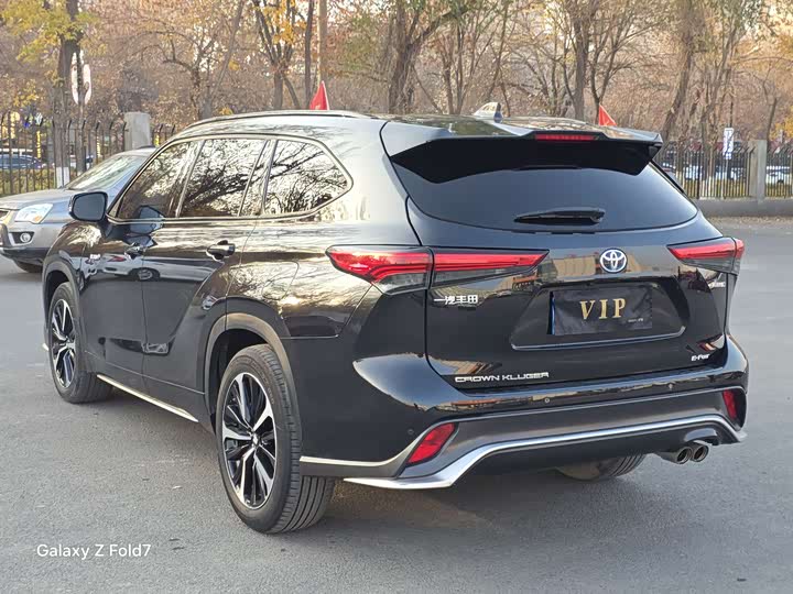 Фото 10 - Toyota Crown Kluger