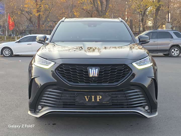 Фото 2 - Toyota Crown Kluger