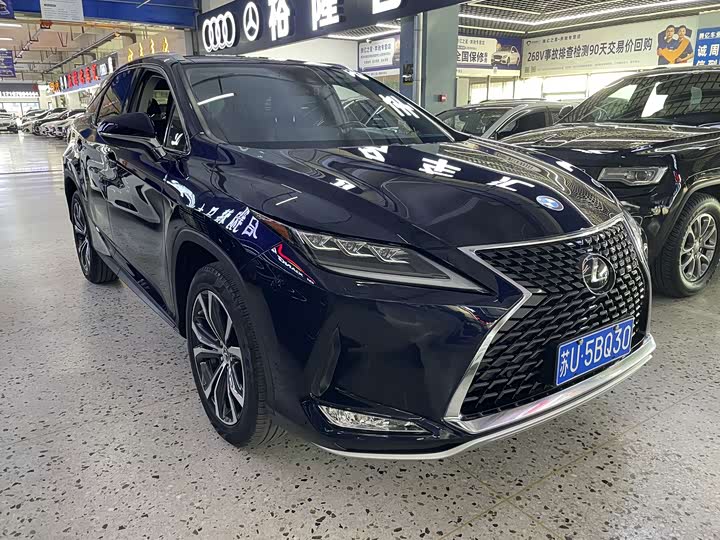 Фото 3 - Lexus RX