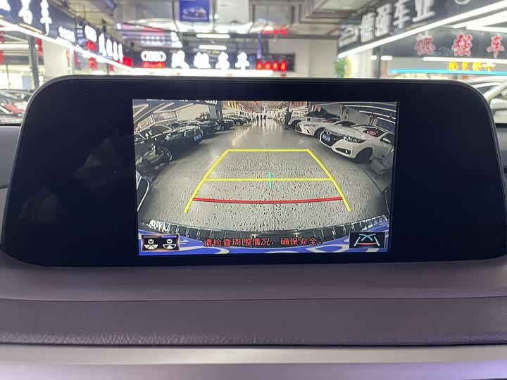 Фото 9 - Lexus RX