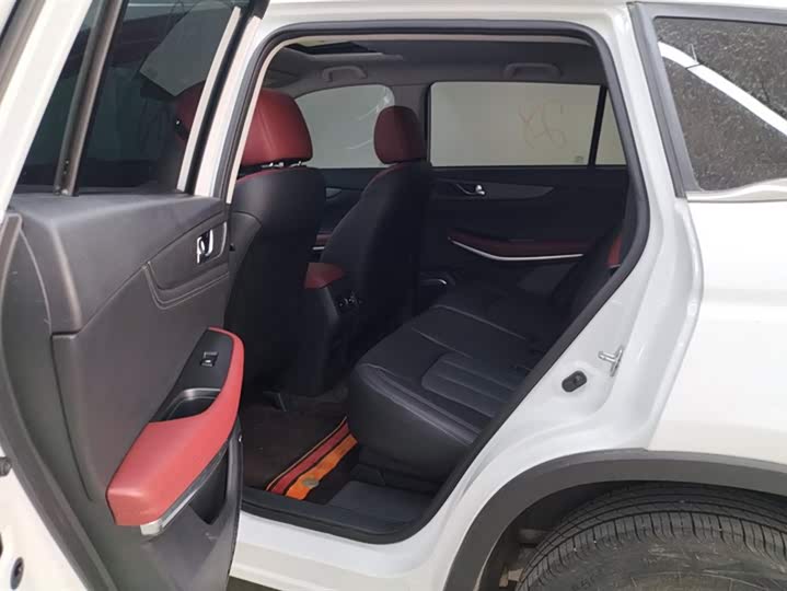 Фото 11 - Changan CS75