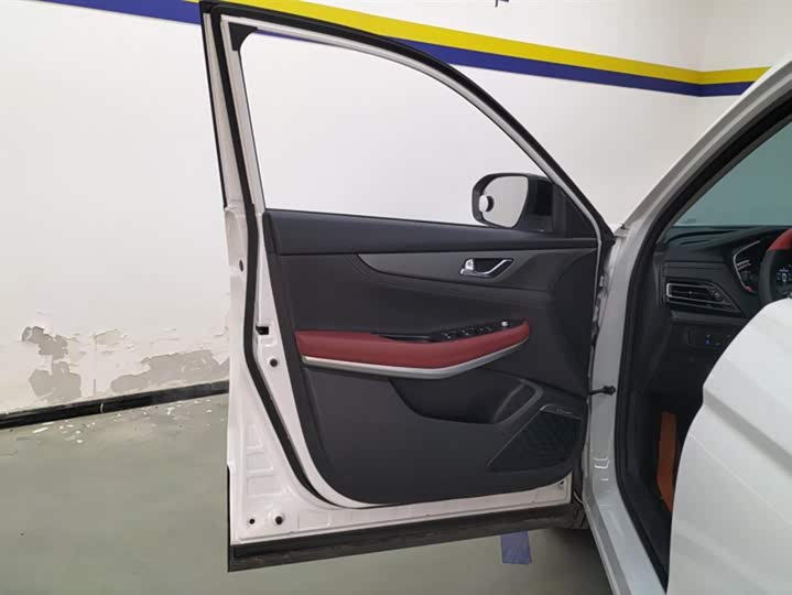 Фото 7 - Changan CS75