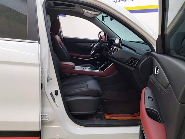 Фото 8 - Changan CS75