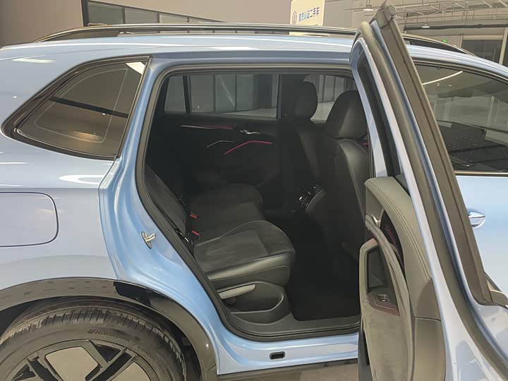 Фото 13 - Volkswagen Tiguan L Pro