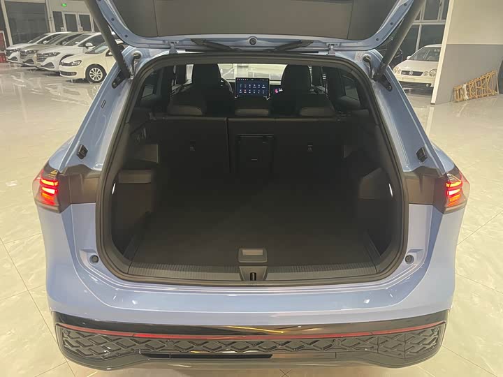 Фото 14 - Volkswagen Tiguan L Pro