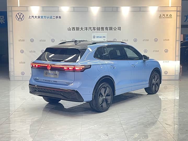 Фото 2 - Volkswagen Tiguan L Pro