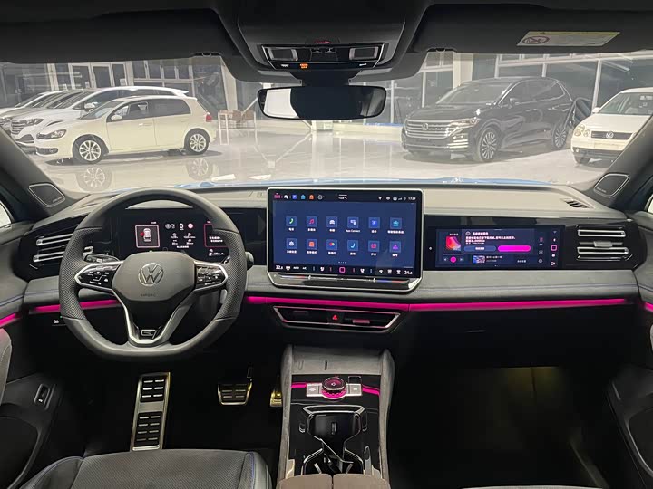 Фото 3 - Volkswagen Tiguan L Pro