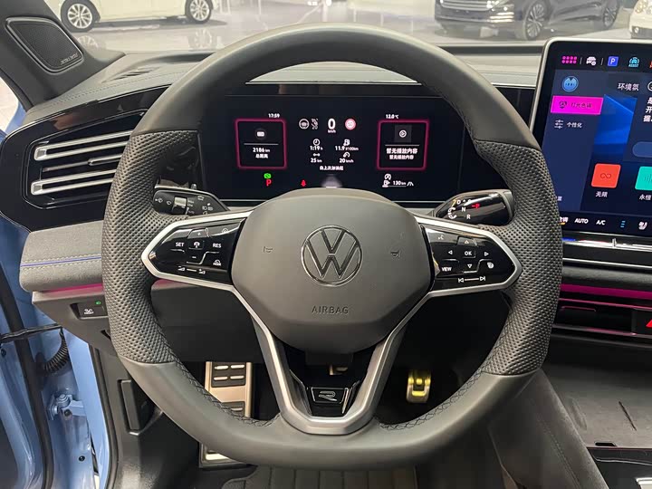 Фото 5 - Volkswagen Tiguan L Pro